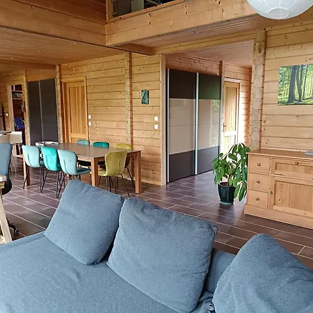 De La Croix Regnault Holiday home Raids