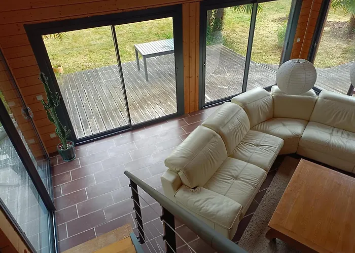 De La Croix Regnault Raids